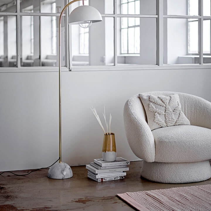 tone-on-tone white living room (1)