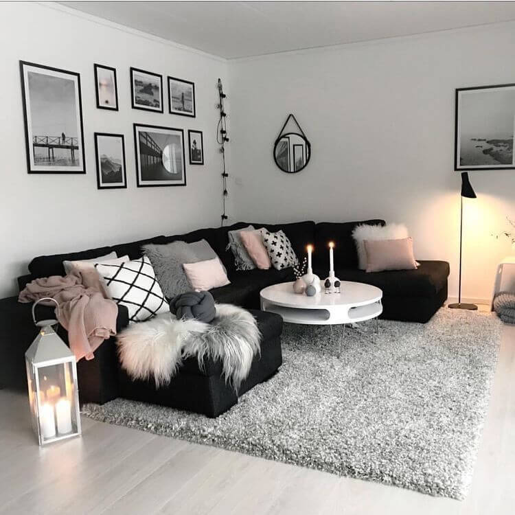 15 Stunning Living Room Ideas With a Black Sofa - Flawssy