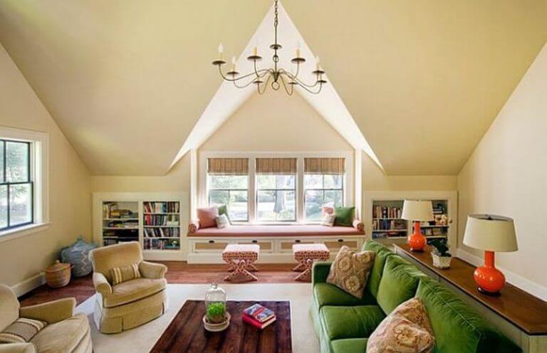 A colorful decoration for an attic living room (1)