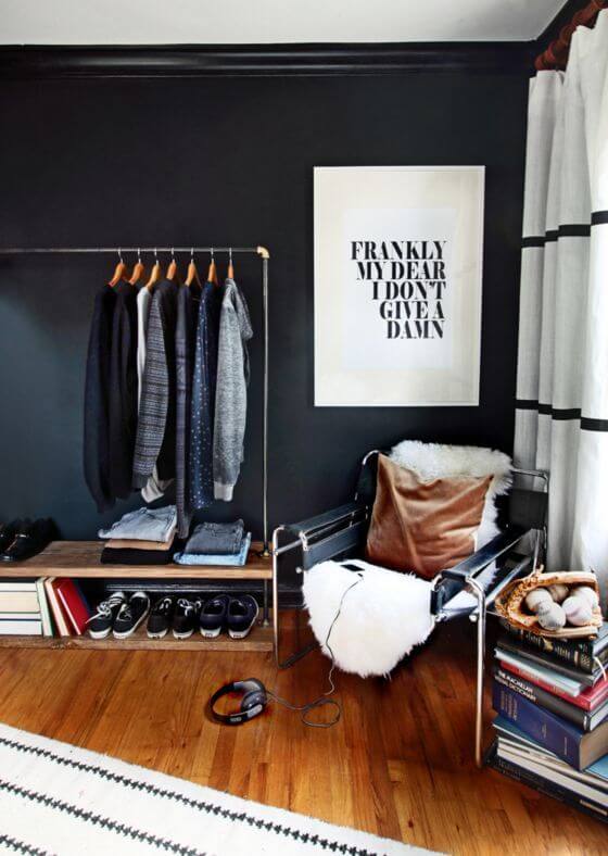 A space to store clothes and shoes (1)