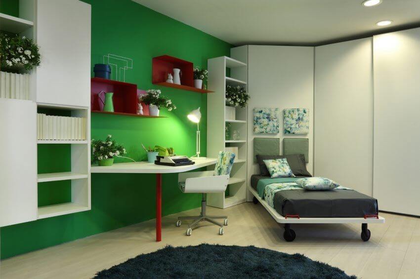 An impressive bedroom decorated in white and green (1)