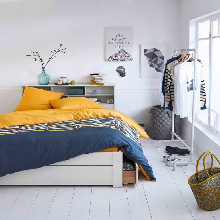Bedroom-with-headboard-fitted-with-storage-for-a-bed-base