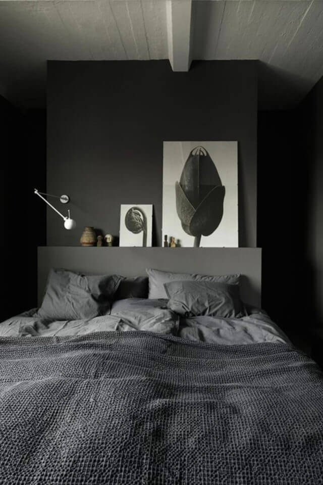 Dark colors and cozy atmosophere (1)