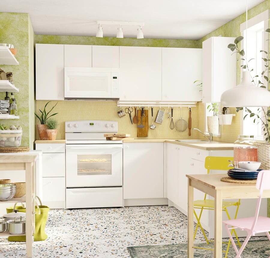 Green and yellow kitchen (1)