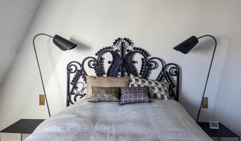 Refinement and elegance with this black rattan headboard (1)