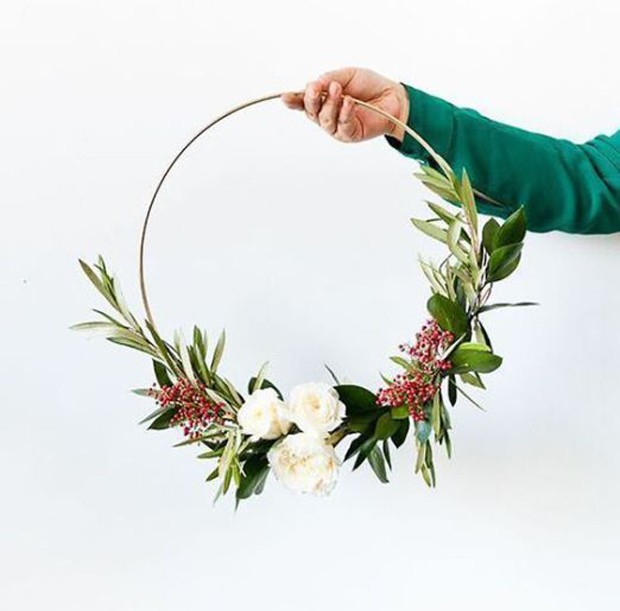 1. Hoop wreath
