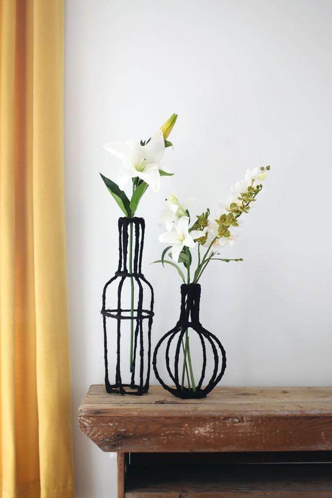 10- Decorative thread vase