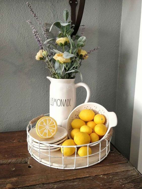 15. Bright spring decor