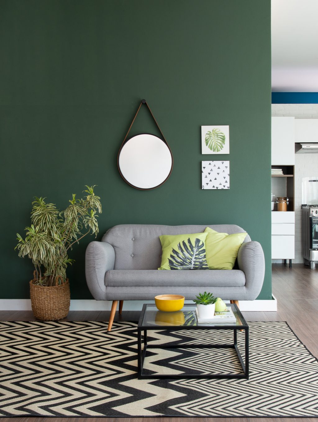 18- Spring decor in the green living room with leaf prints