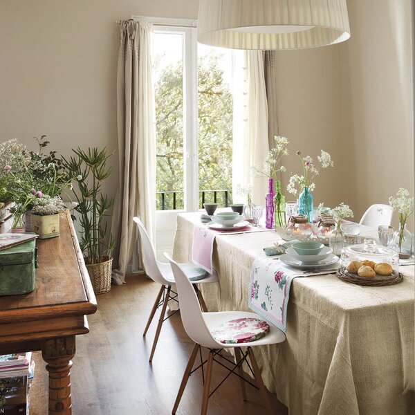 7. Dining table like a blooming garden