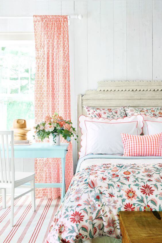 9. Give your bedroom a vintage look