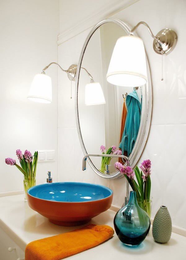 The aroma of hyacinths will fill the bathroom with a pleasant smell.
