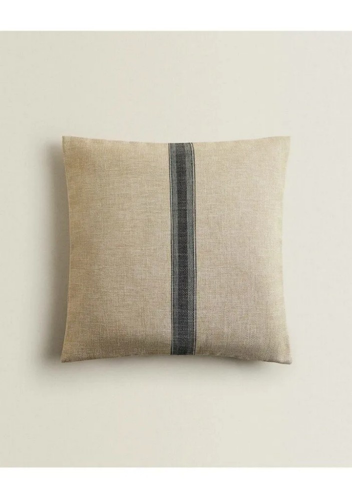 15- ENHANCE THE COMFORT OF YOUR SOFAS WITH THESE ZARA HOME CUSHIONS