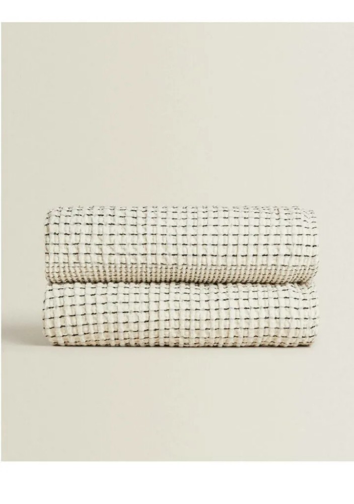 16- REPLACE YOUR WOOL BLANKET WITH THIS LIGHTER BLANKET FROM ZARA HOME
