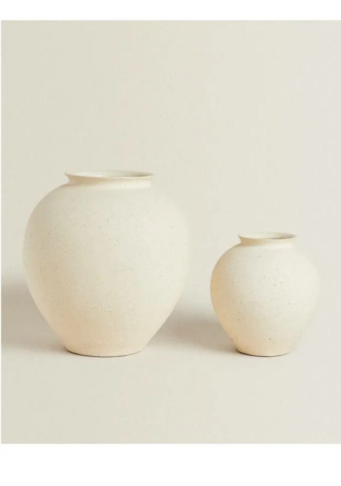 19- THESE ZARA HOME VASES WILL COMPLETE YOUR SPRING DECOR
