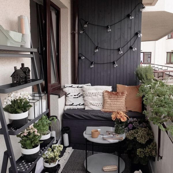 3- This is a compendium of decorating ideas on a small balcony 
