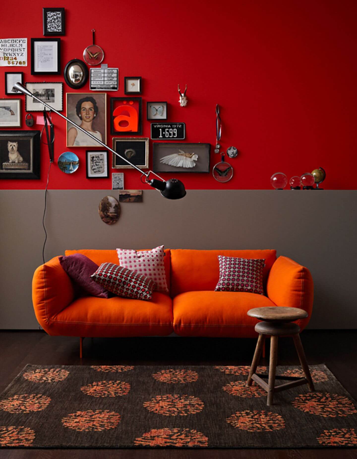 6. Red on the bicolor wall