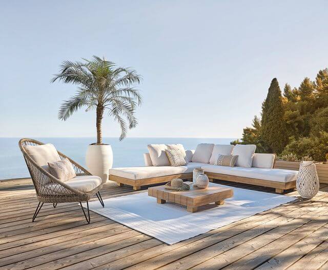 7. A low sofa for a terrace that promotes comfort