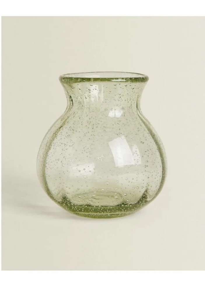 8- THE IDEAL ZARA HOME VASE WITH A BUBBLE EFFECT FOR YOUR SPRING BOUQUETS
