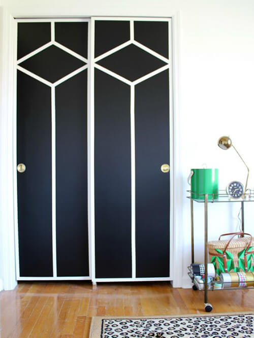 Color frames for your interior doors